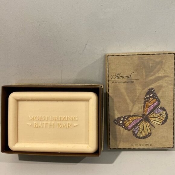 Almond Moisturizing Bath Bar - Picture 5 of 7